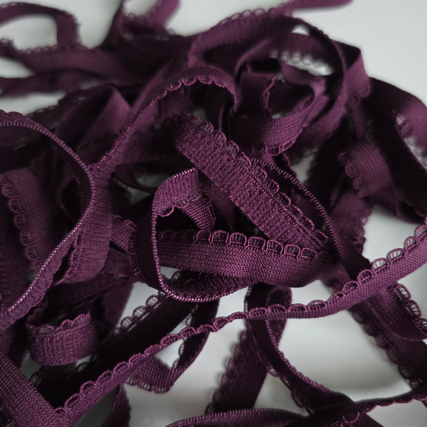 Elastīga apdares gumija - Grape