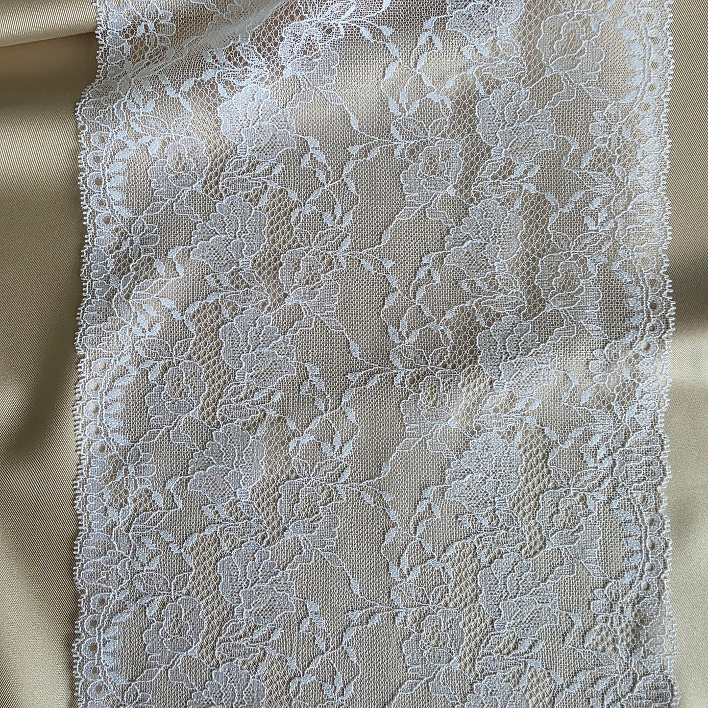 Elastīga mežģīne