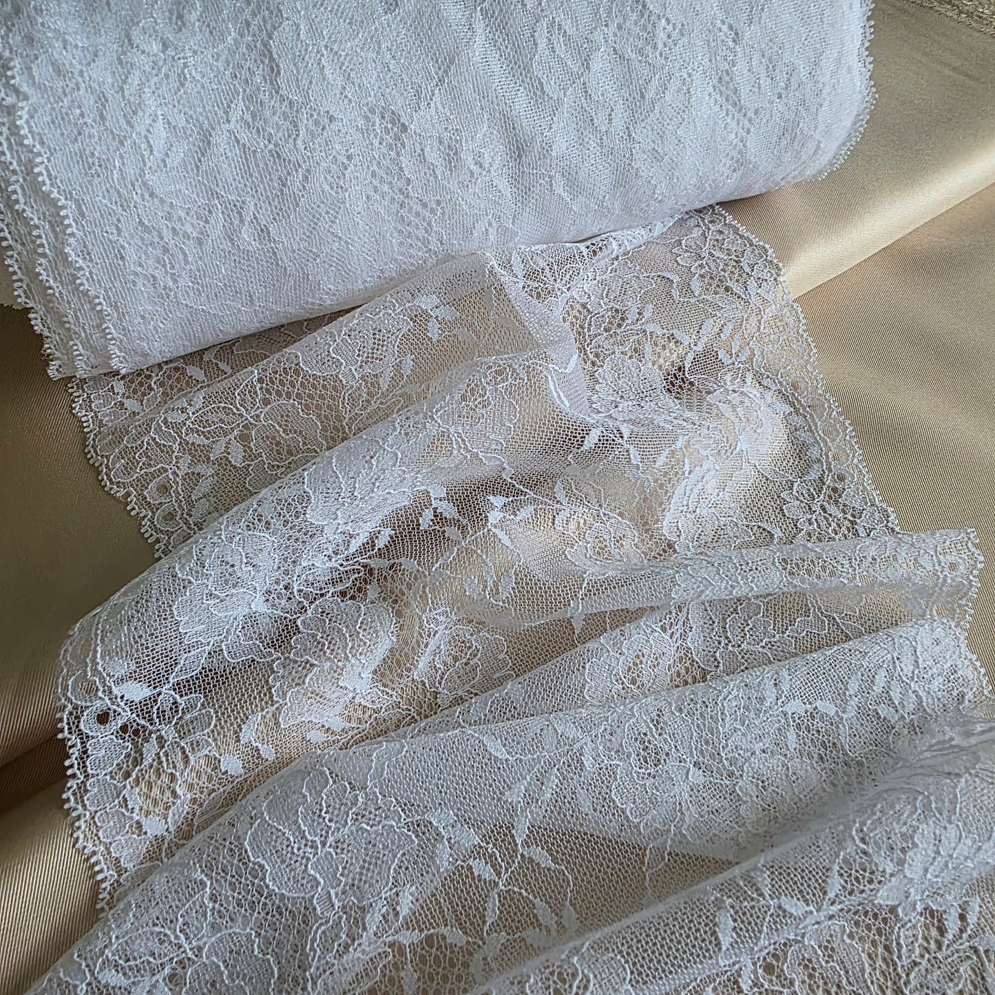 Elastīga mežģīne