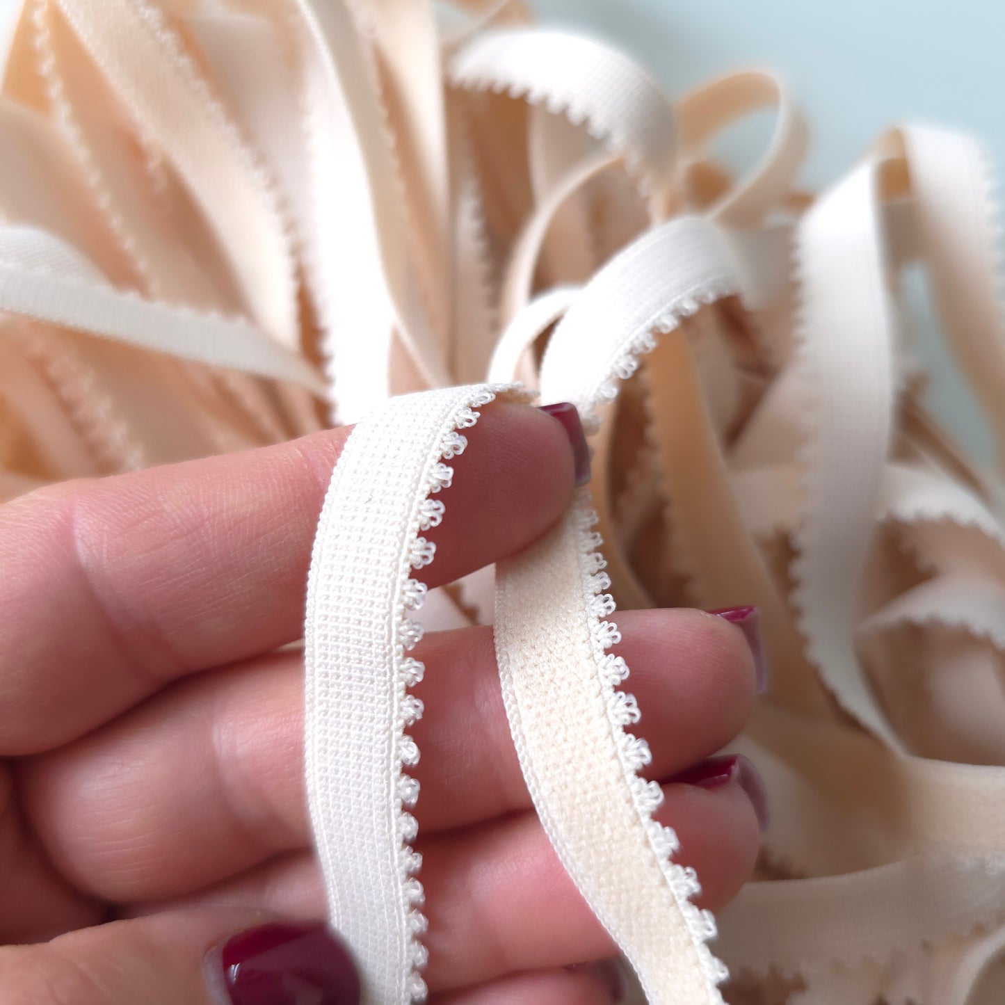 Elastīga apdares gumija 10mm - Jasmine