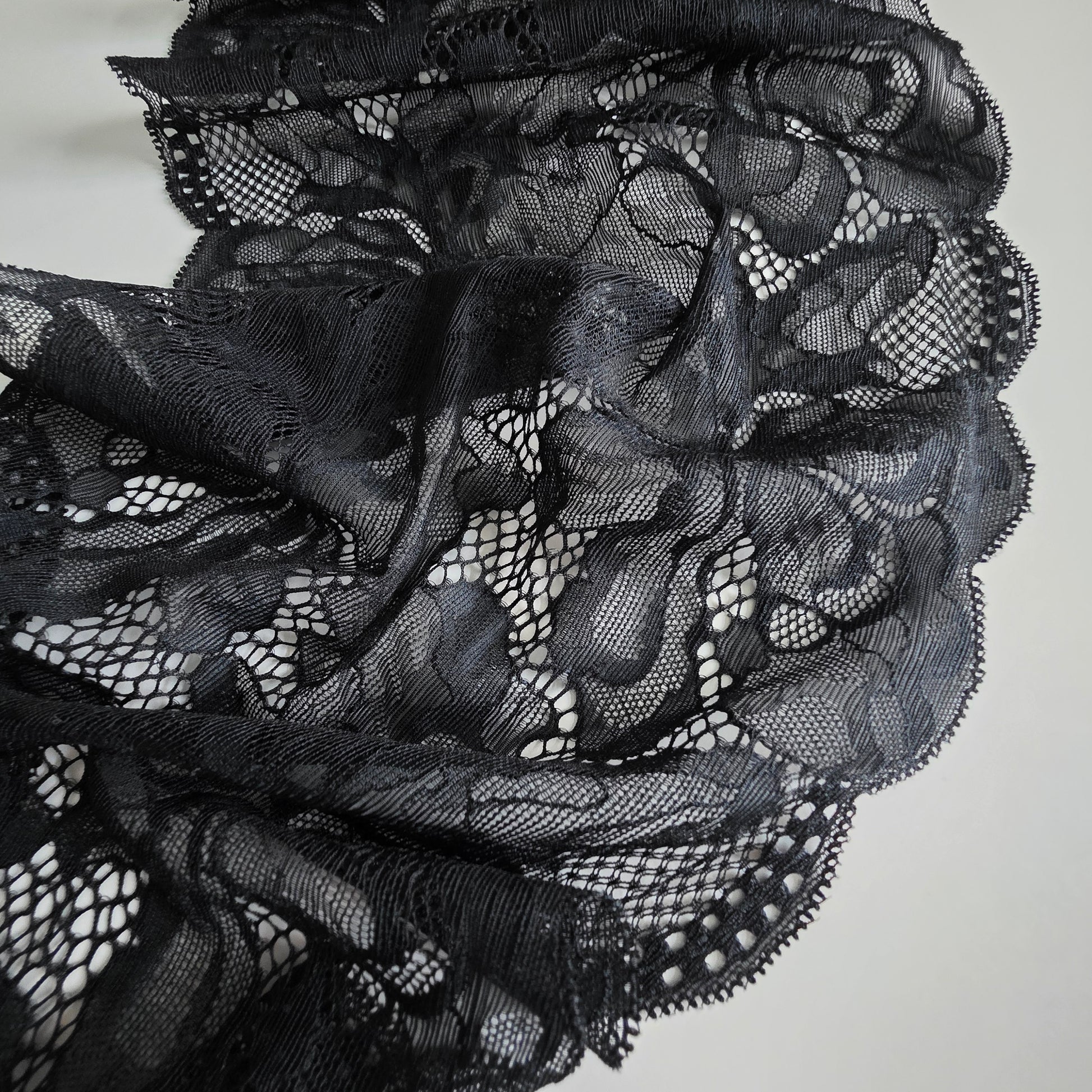 Mežģīne apakšveļas šūšanai platums 22cm